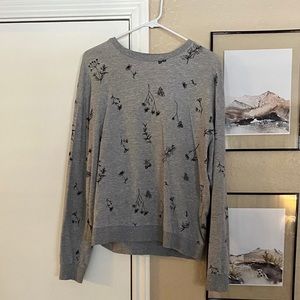 H & M Divided Gray Sweatshirt with printed design